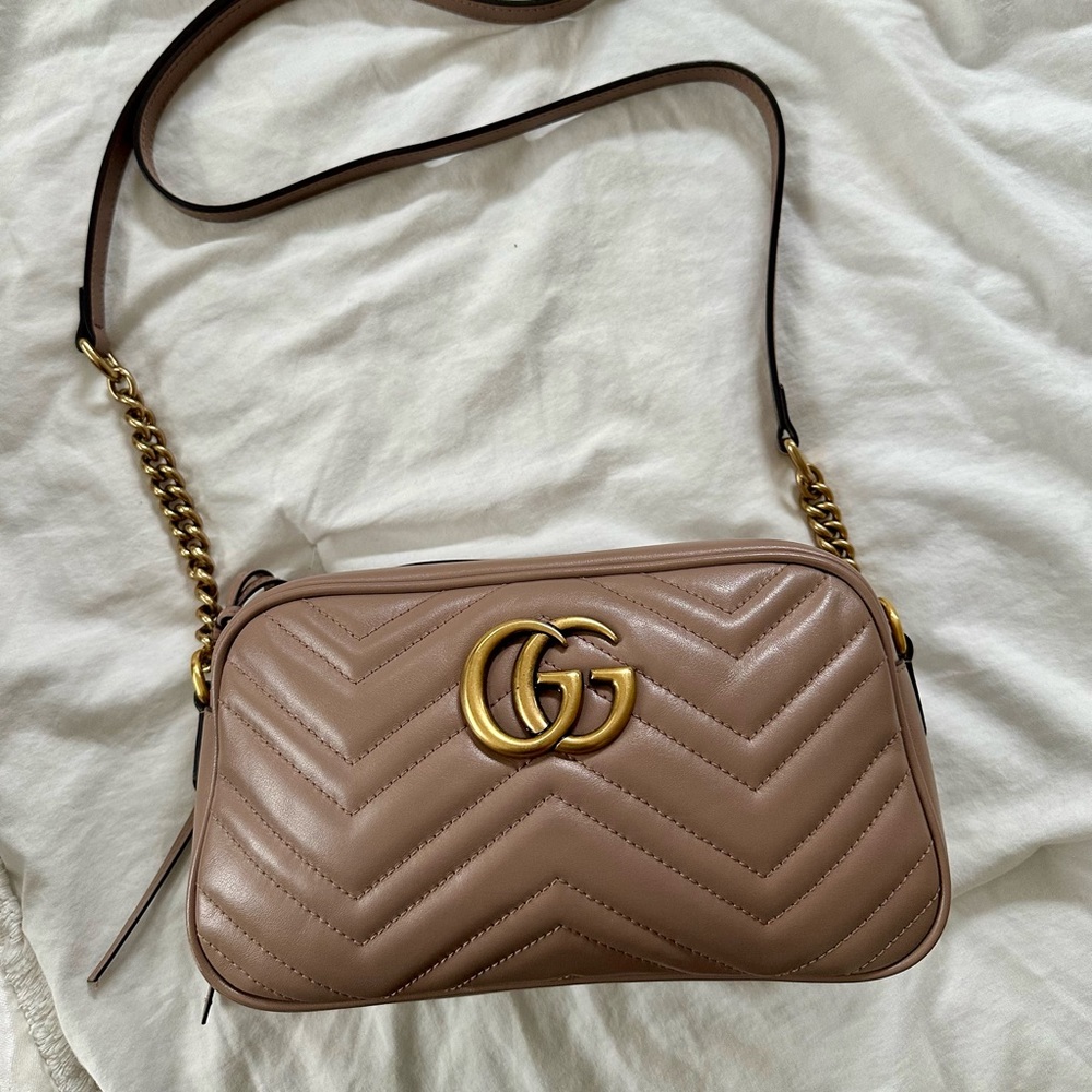 GG MARMONT SMALL SHOULDER BAG - Gently Used - Picture 3 of 16